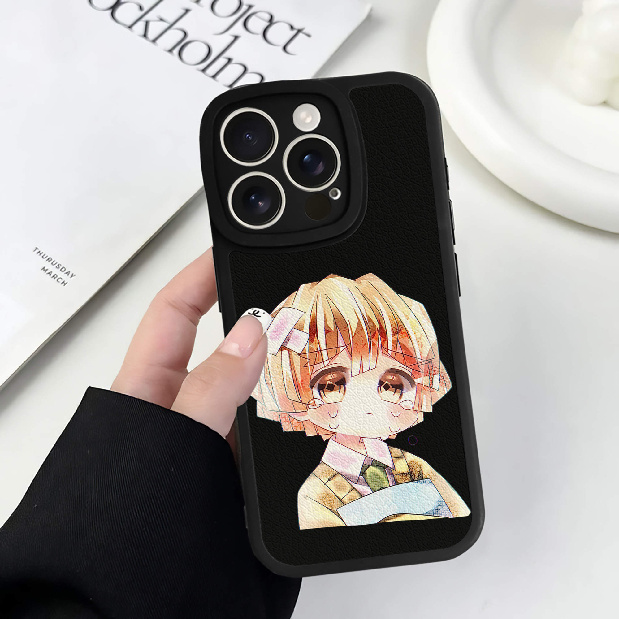 （画像用） 鬼滅の刃（きめつのやいば）我妻 善逸／あがつま ぜんいつ Agatsuma Zenitsu 【iPhone 16シリーズ対応】シリコンスマホケース（レザー調） 材質：シリコン